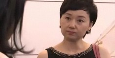 外来媳妇本地郎中的由美，如今已成大学副教授