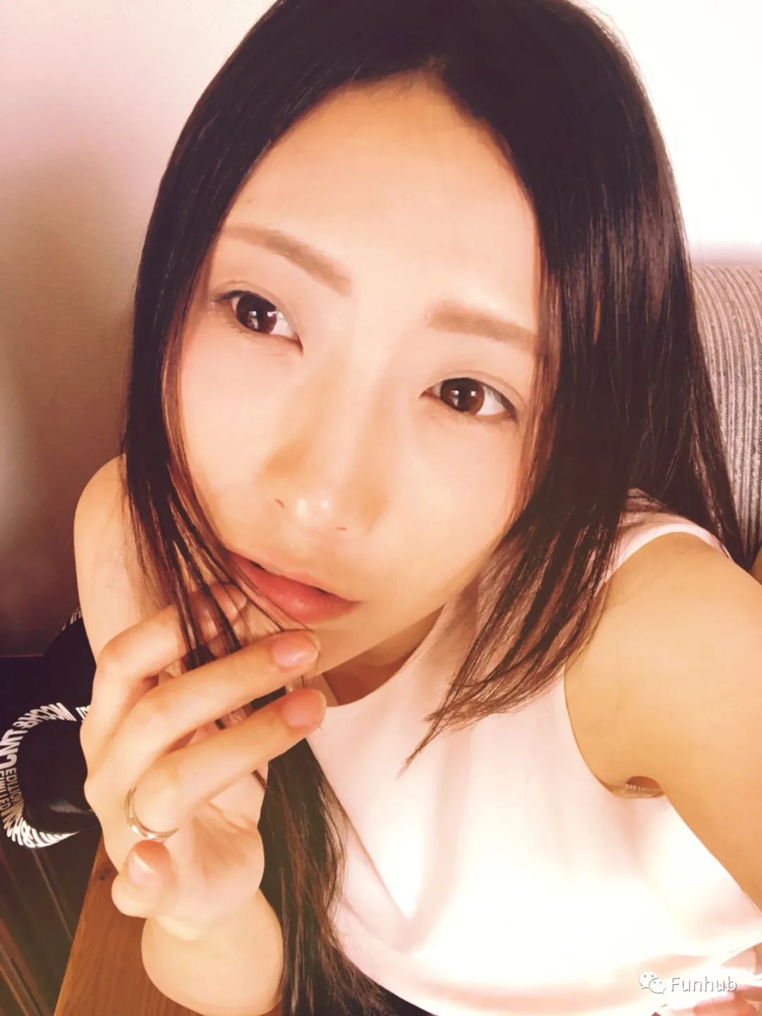 佐伯奈奈_佐奈伊小白鞋怎么样_佐奈良是谁的女儿